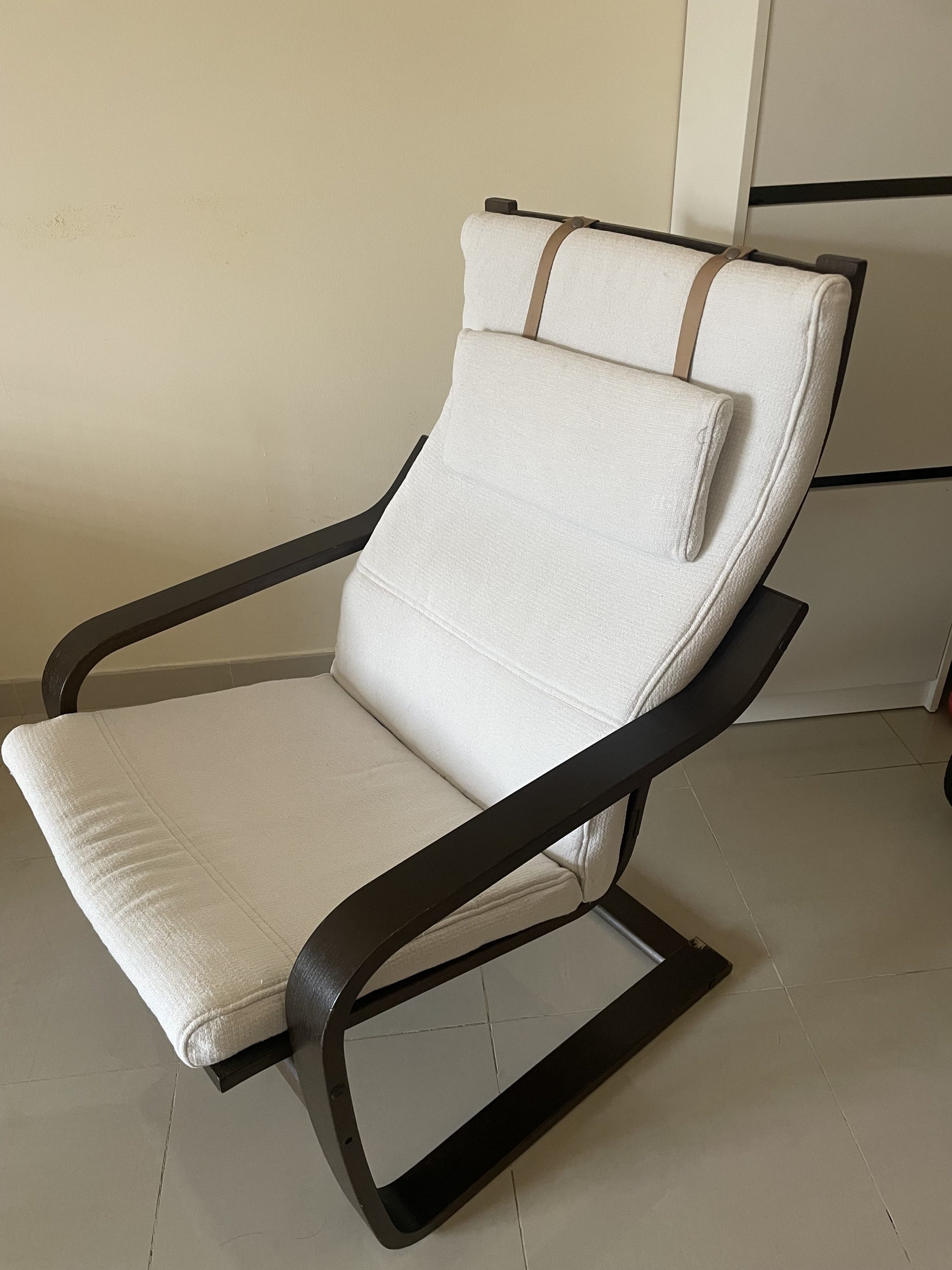 Arm chair with foot rest