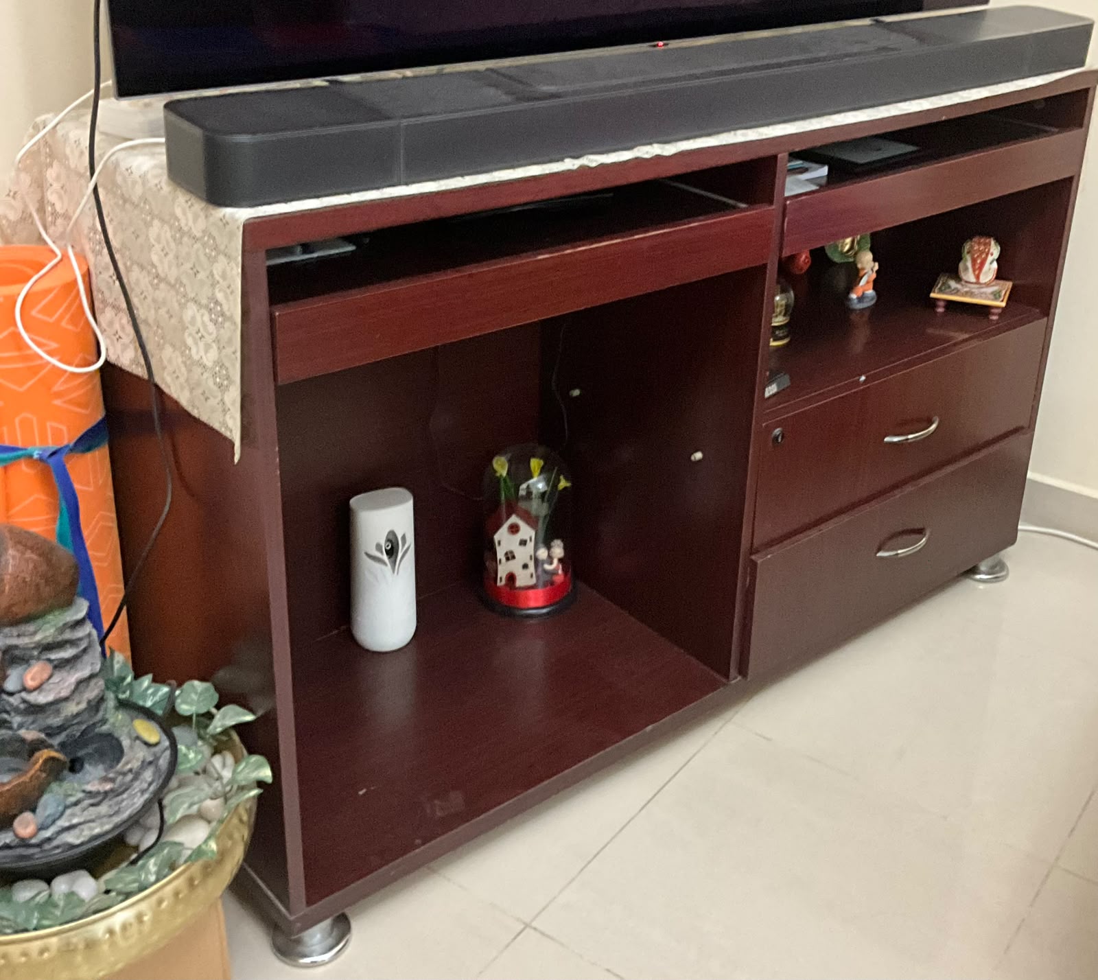 Tv unit