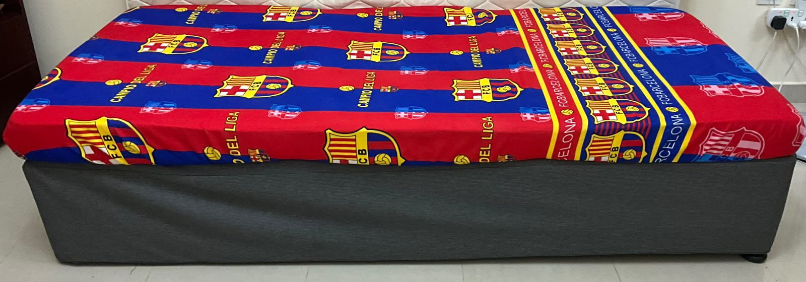 90/190 single cot with mattress ⁰