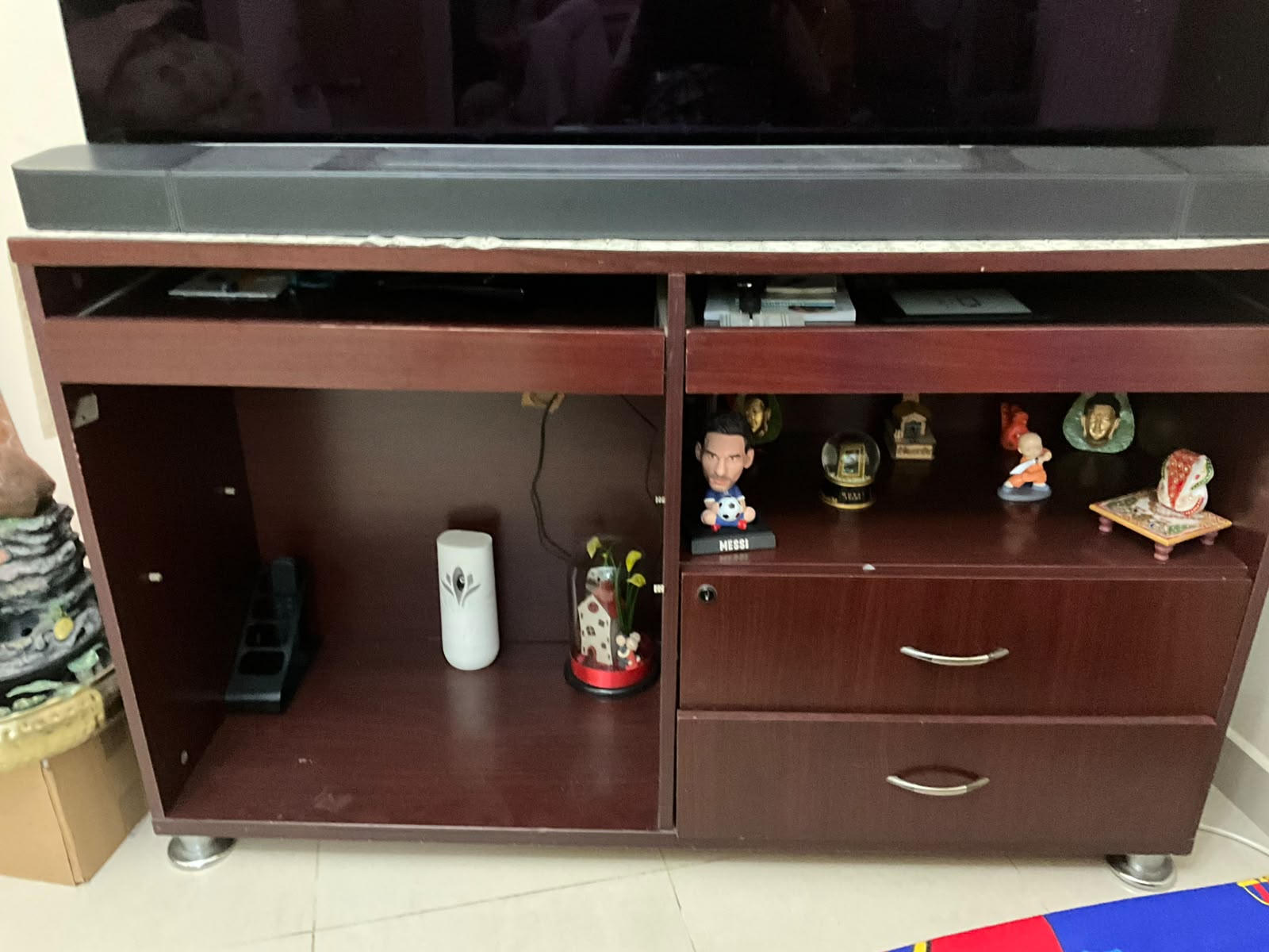 Tv unit